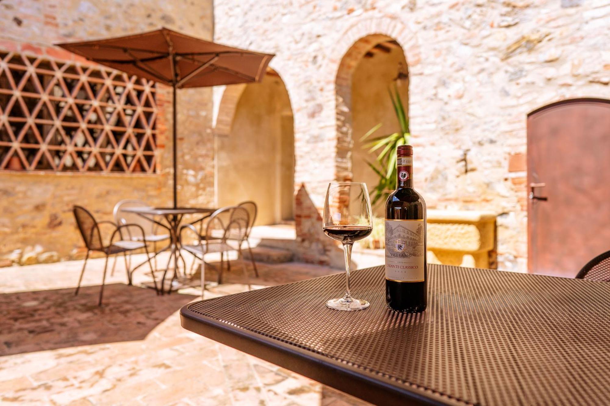 Villa Le Beringhe - Wine Pool & Relax Colle Val D'Elsa Exterior photo