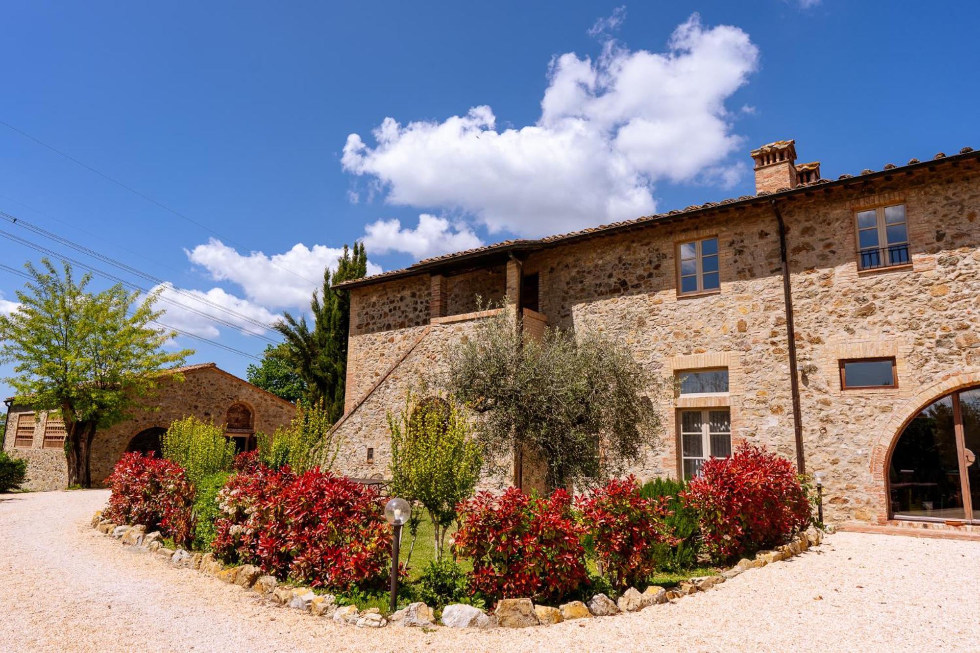 Villa Le Beringhe - Wine Pool & Relax Colle Val D'Elsa Exterior photo