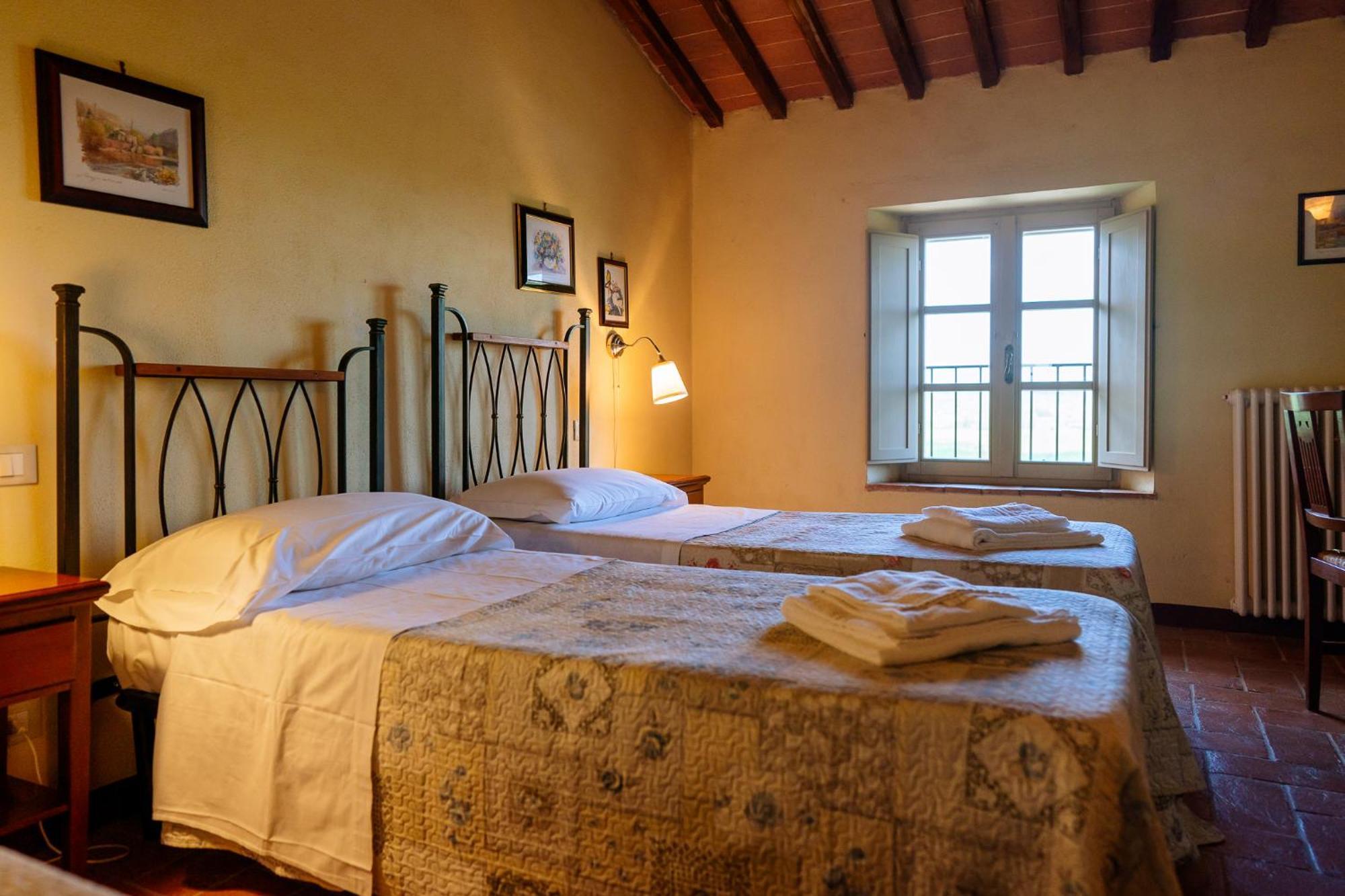 Villa Le Beringhe - Wine Pool & Relax Colle Val D'Elsa Exterior photo