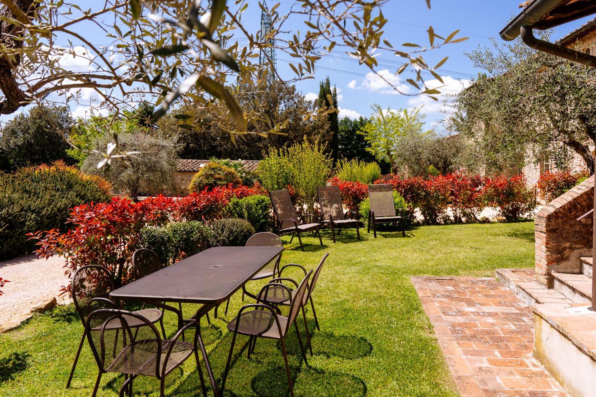Villa Le Beringhe - Wine Pool & Relax Colle Val D'Elsa Exterior photo